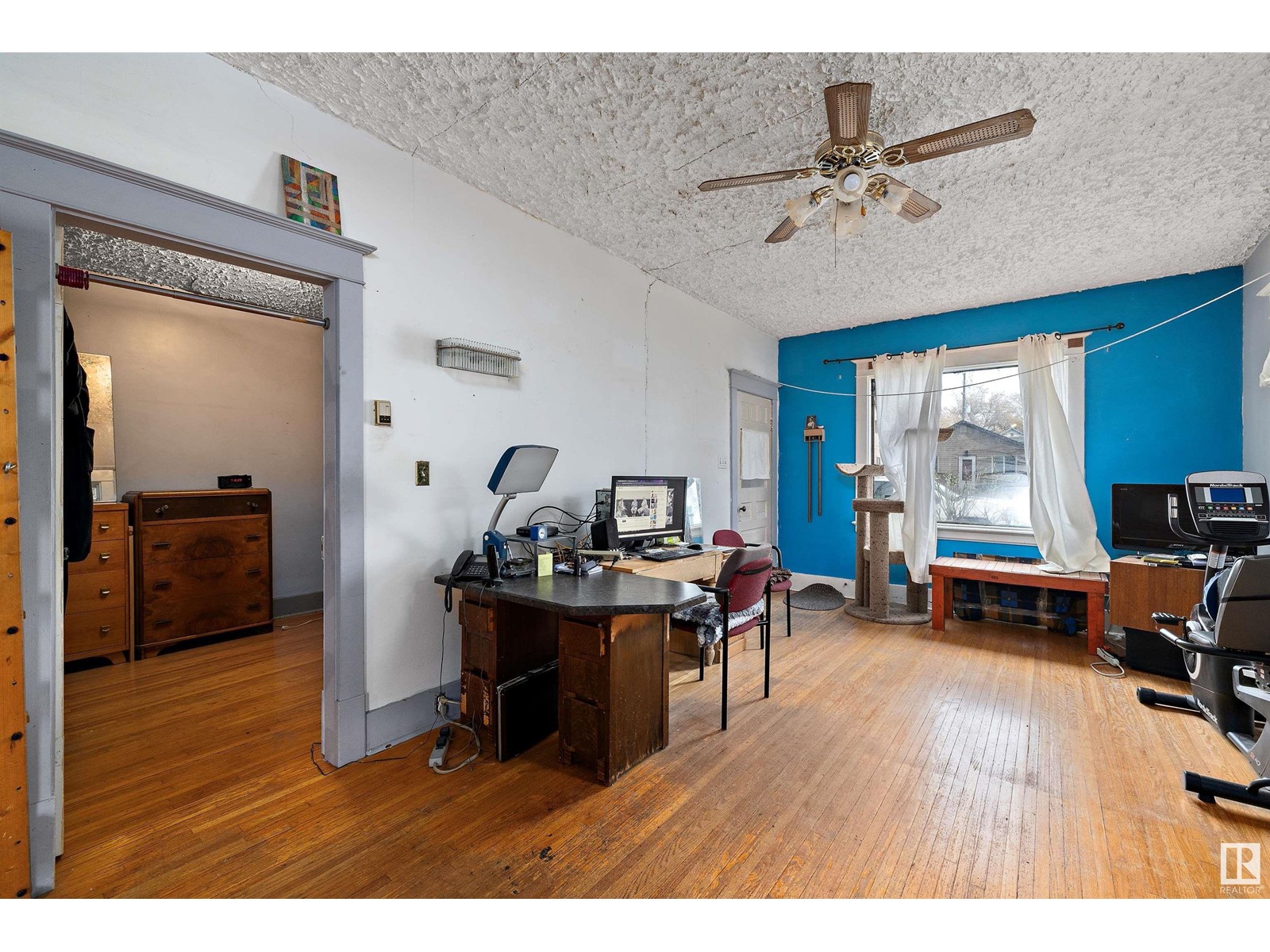 11932 91 ST NW