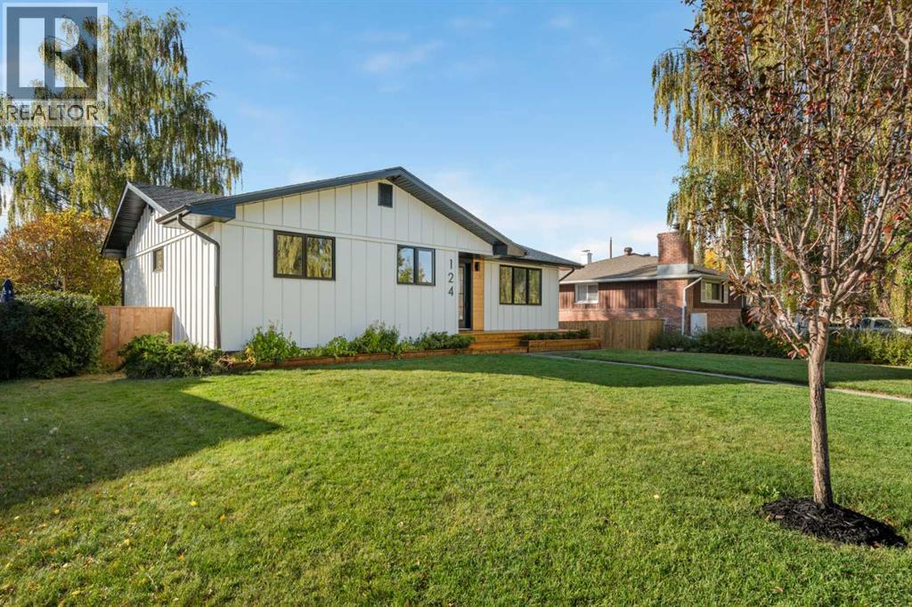 124 Gainsborough Drive SW