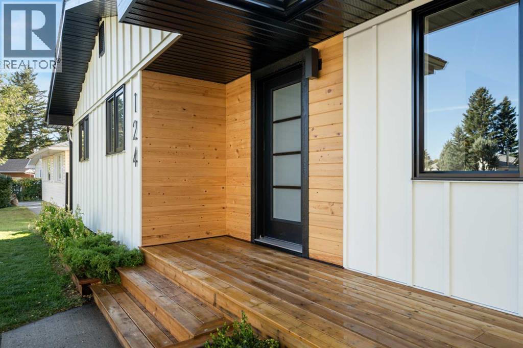 124 Gainsborough Drive SW