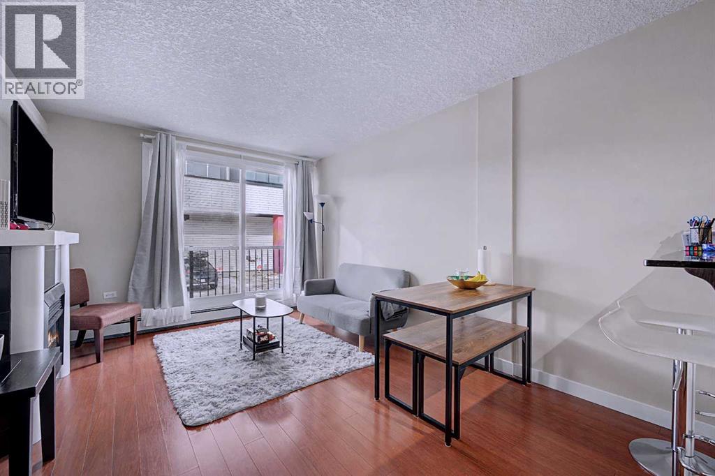 8, 2906 17 Avenue SW