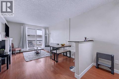 8, 2906 17 Avenue SW Calgary AB T3E0A9