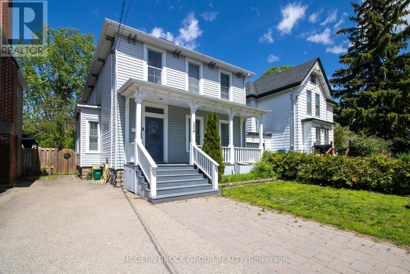 254 KING STREET E