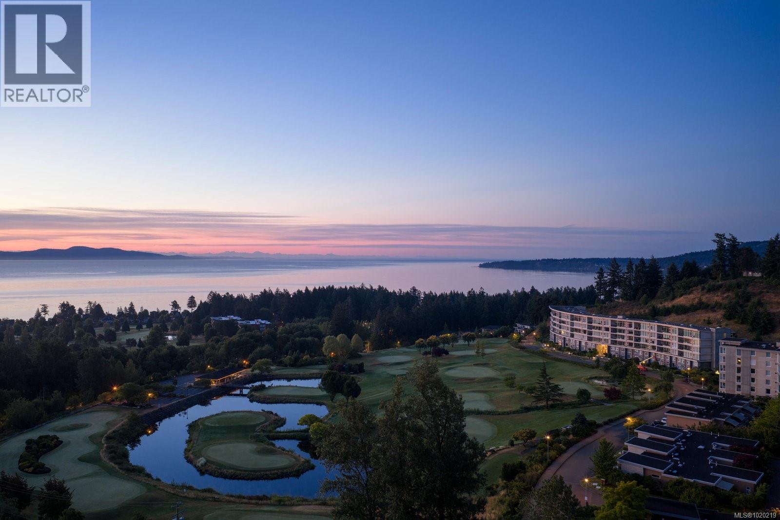 5322 Sayward Hill Cres