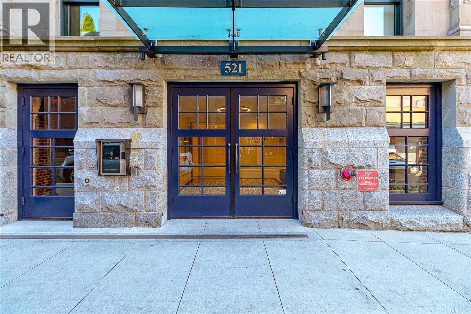 314 521 Courtney St