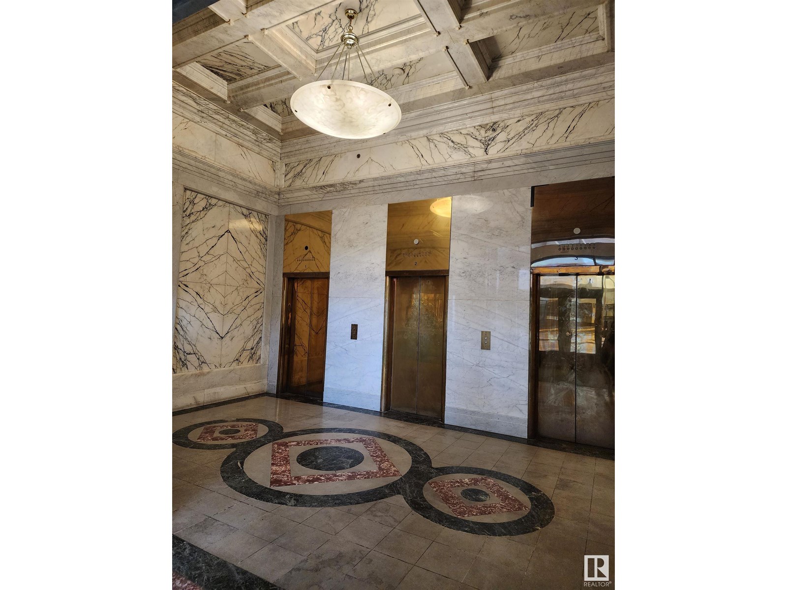 #307 10134 100 ST NW