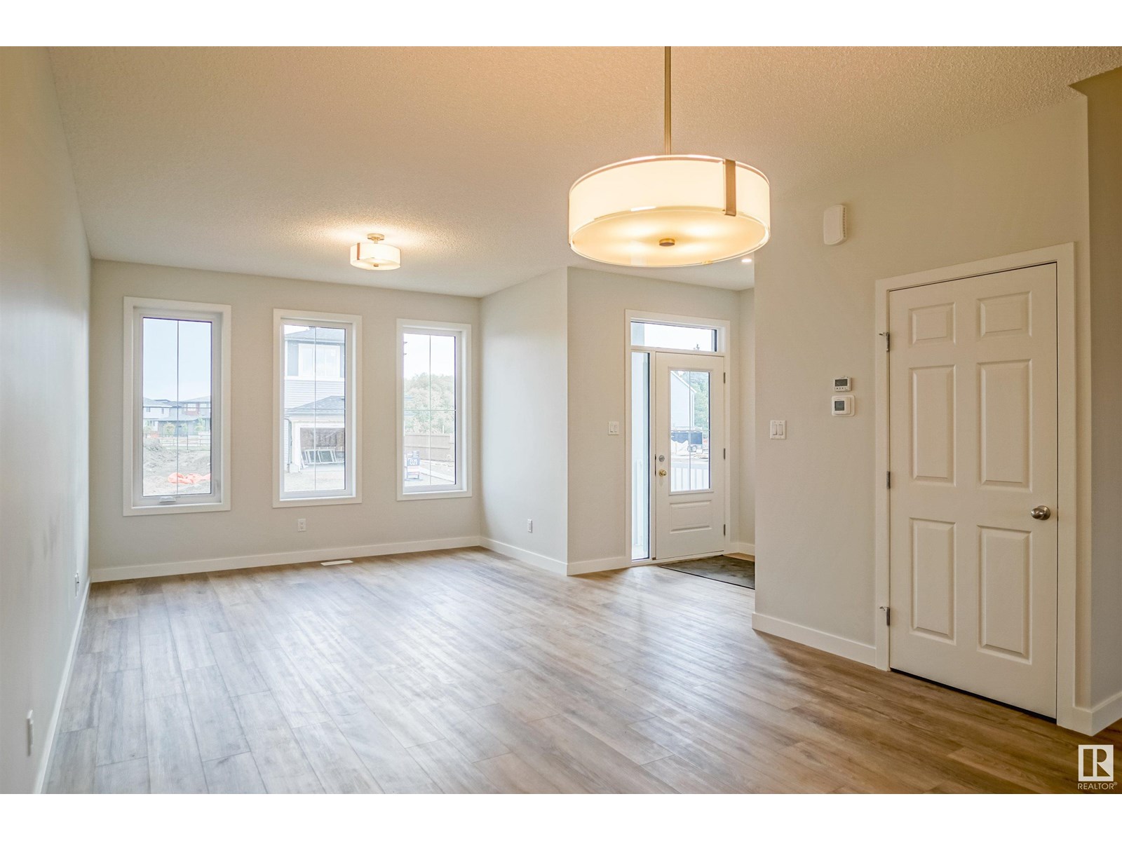 21148 25 AV NW