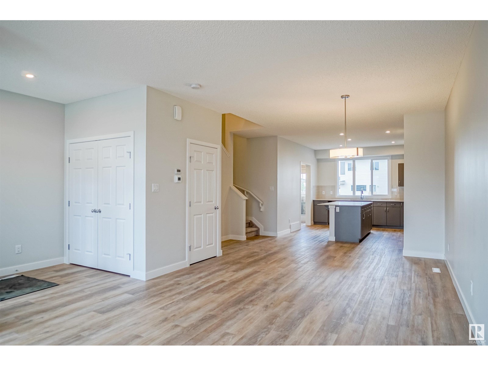 21148 25 AV NW