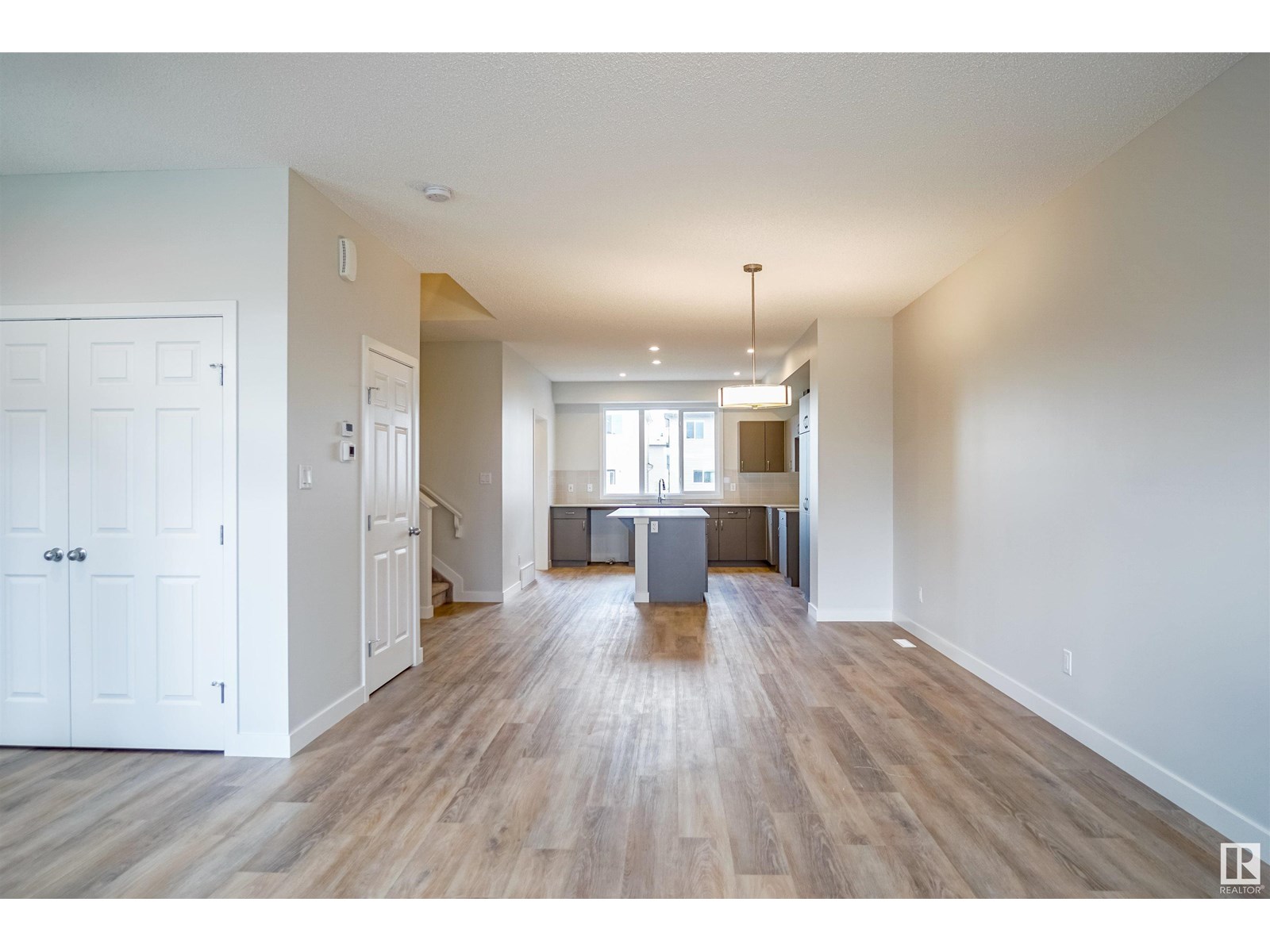 21148 25 AV NW