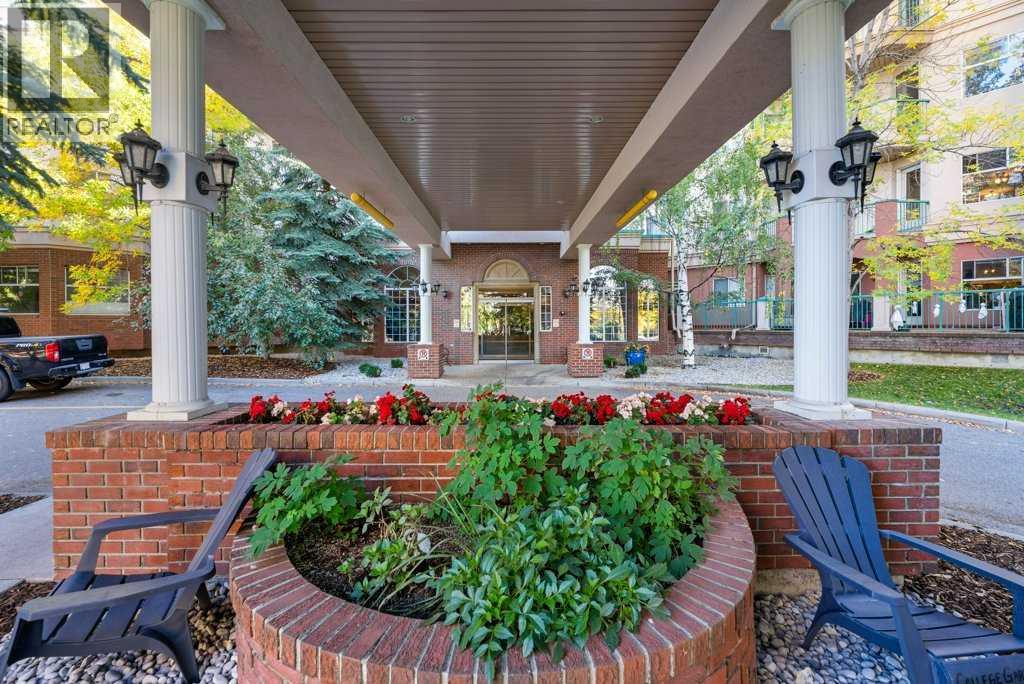 215, 200 Lincoln Way SW