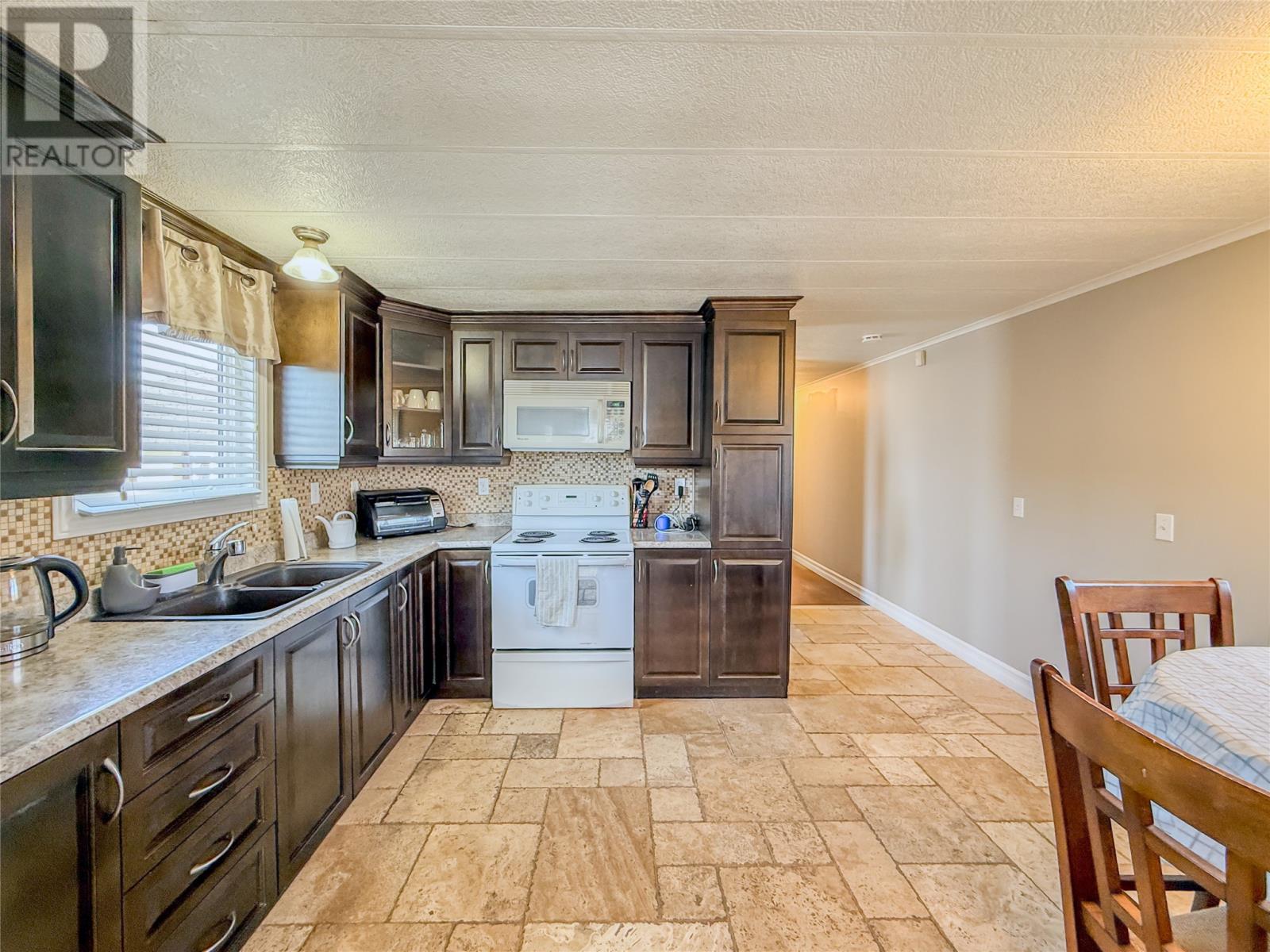 8 Juniper Drive