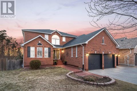 11 BERRY COURT Barrie (Ardagh) ON L4N0J6