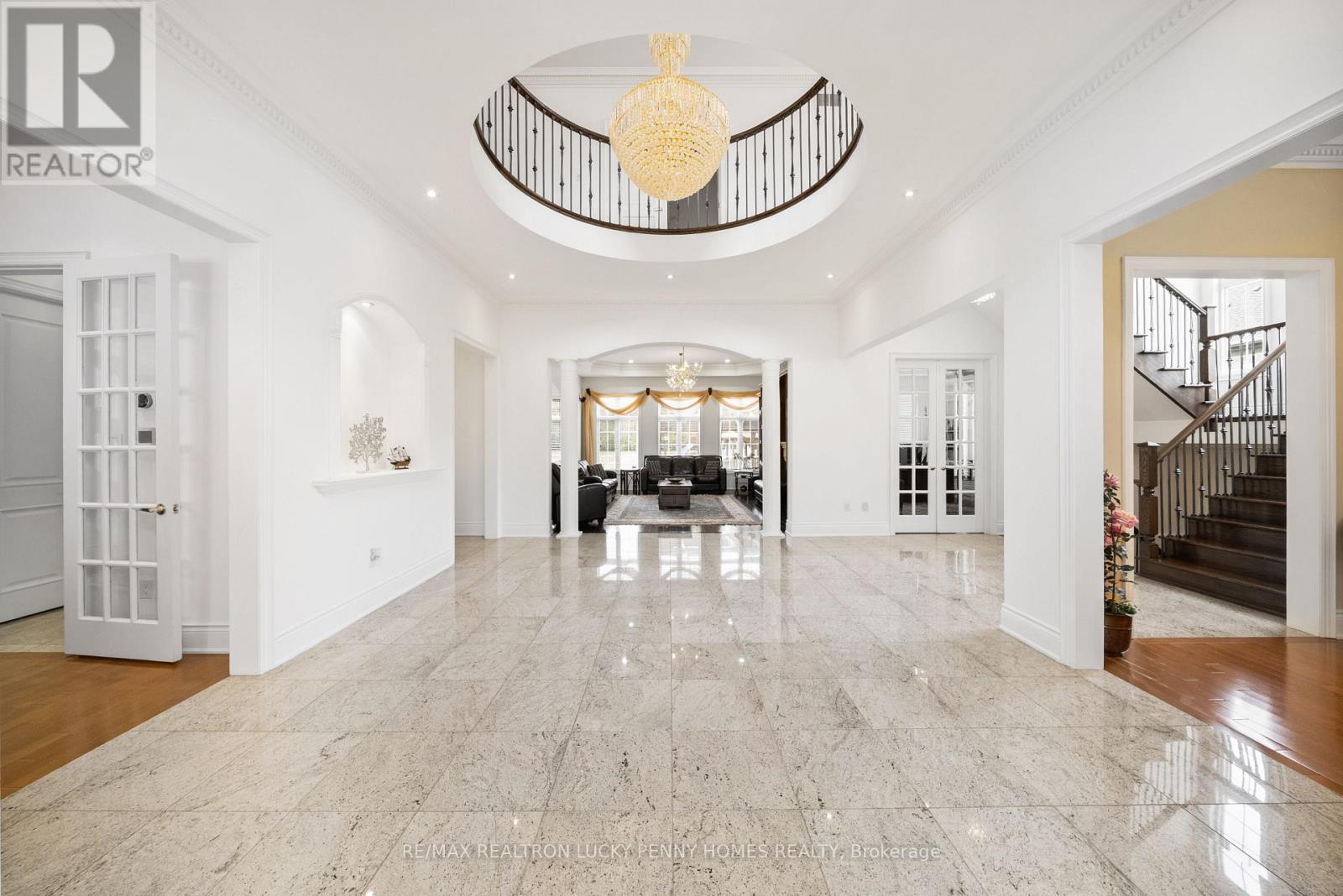 8 HERITAGE WOODS MANOR