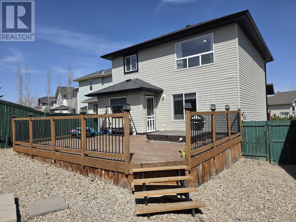 135 VALLEY CREST Close NW