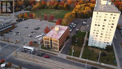 824 KING Street W Kitchener ON N2G1G1