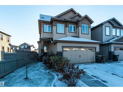 49 Ainsley WY Sherwood Park AB T8H1A1