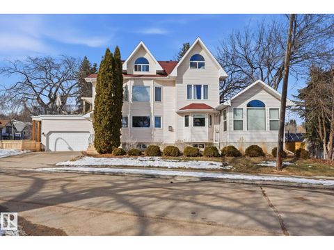 9228 100 AV NW Edmonton AB T5H0A3