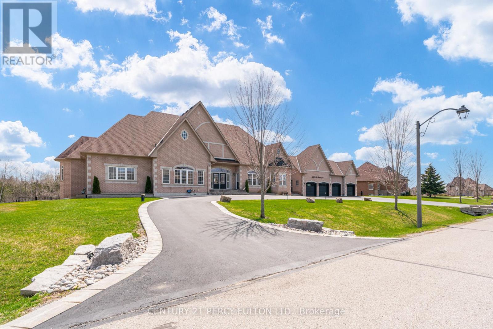 5121 TOM THOMSON COURT