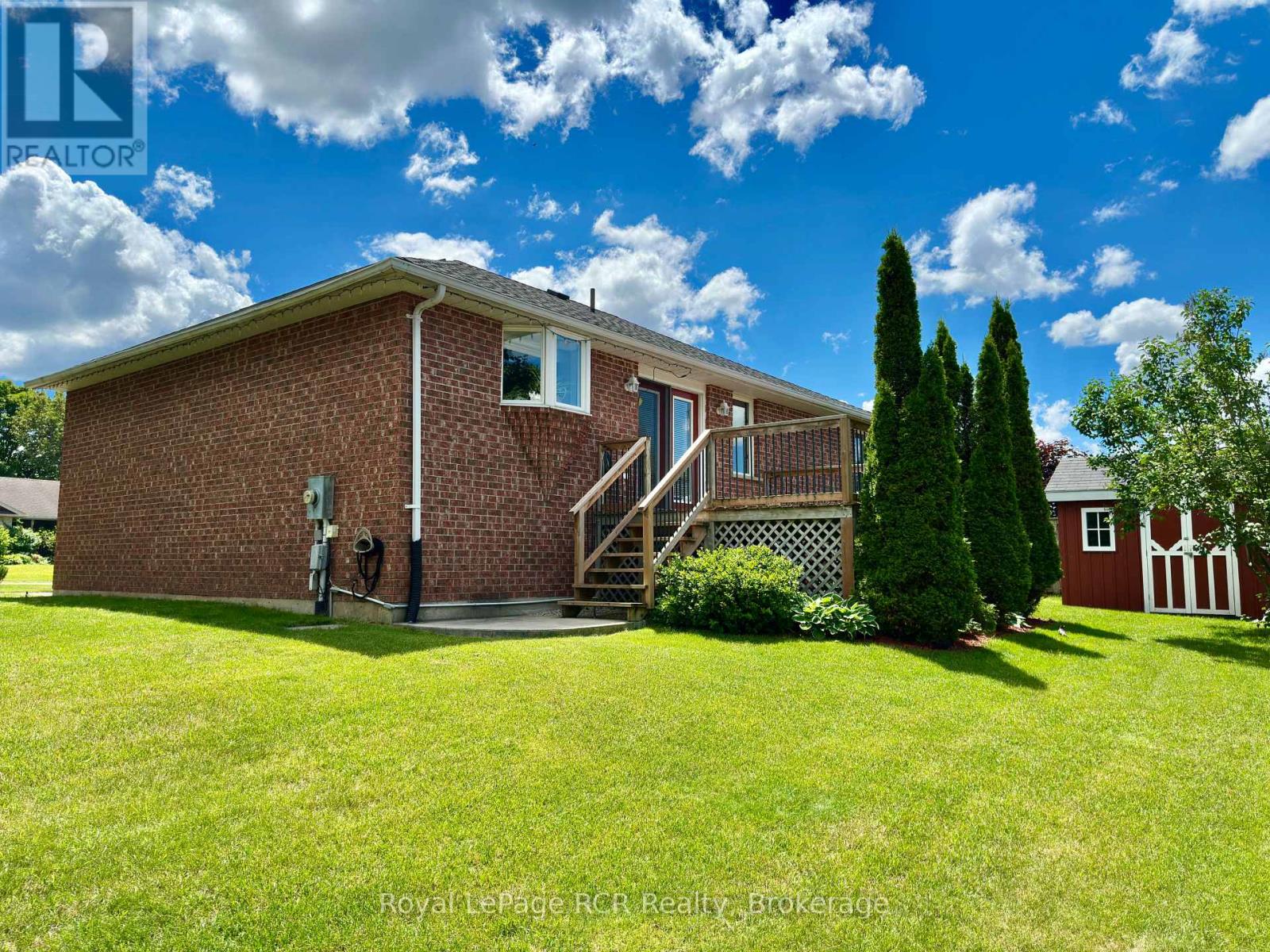 238 4TH STREET CRESCENT