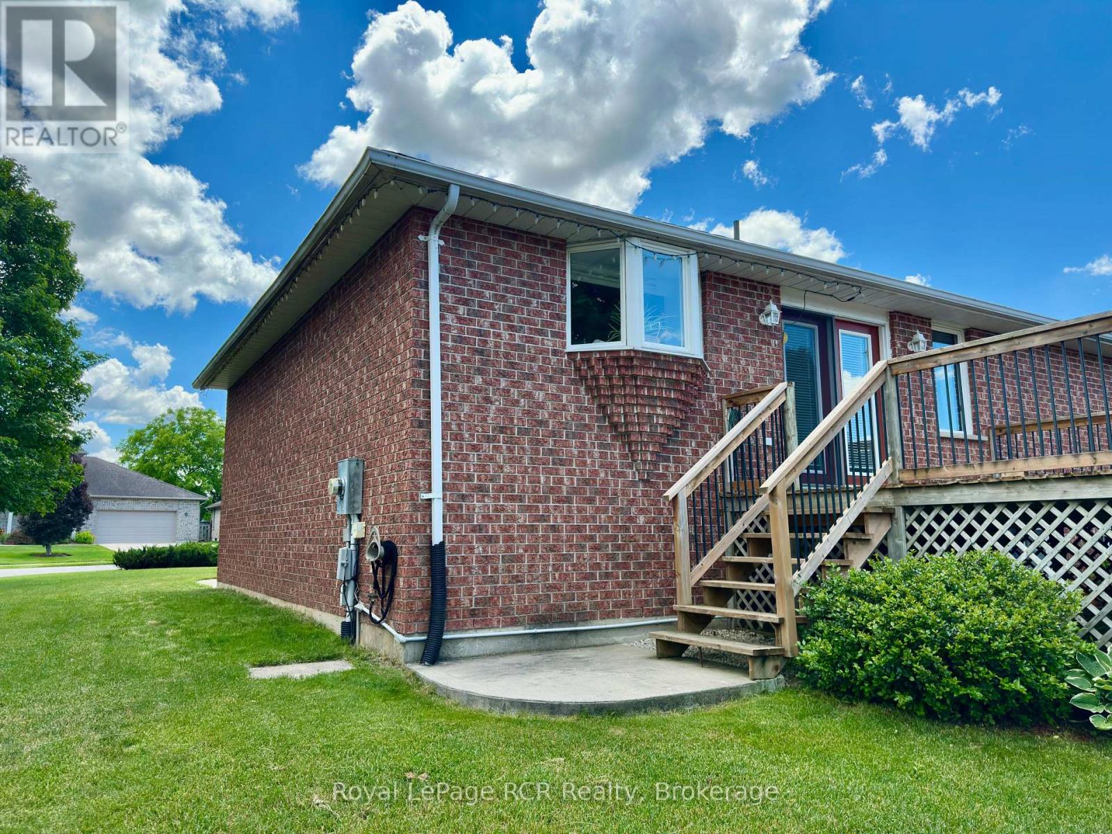 238 4TH STREET CRESCENT