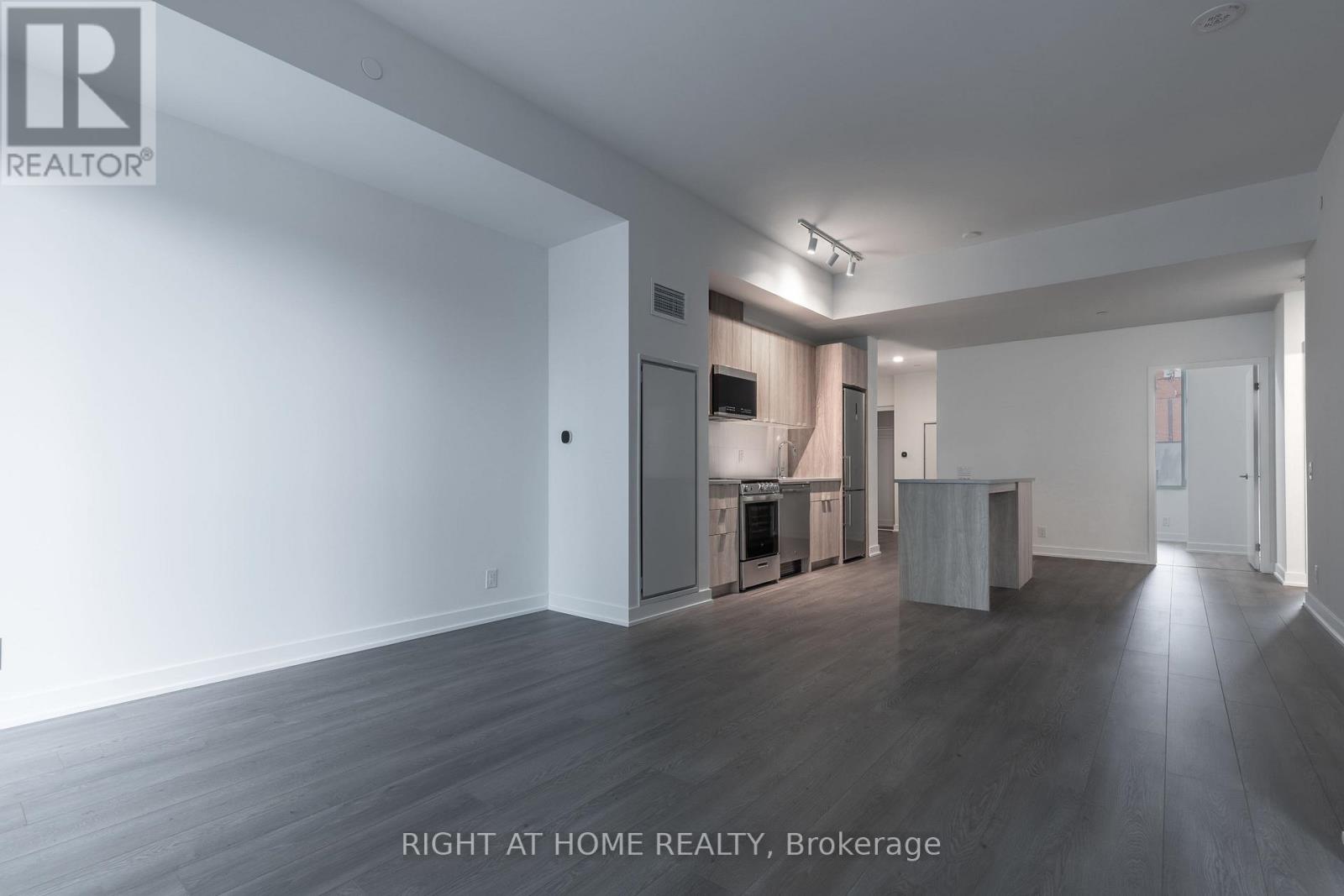 402 - 1660 BLOOR STREET W