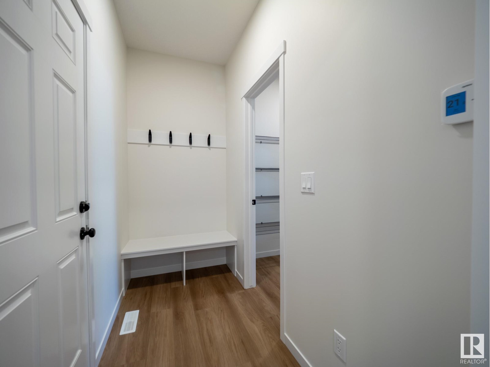 9315 227 ST NW