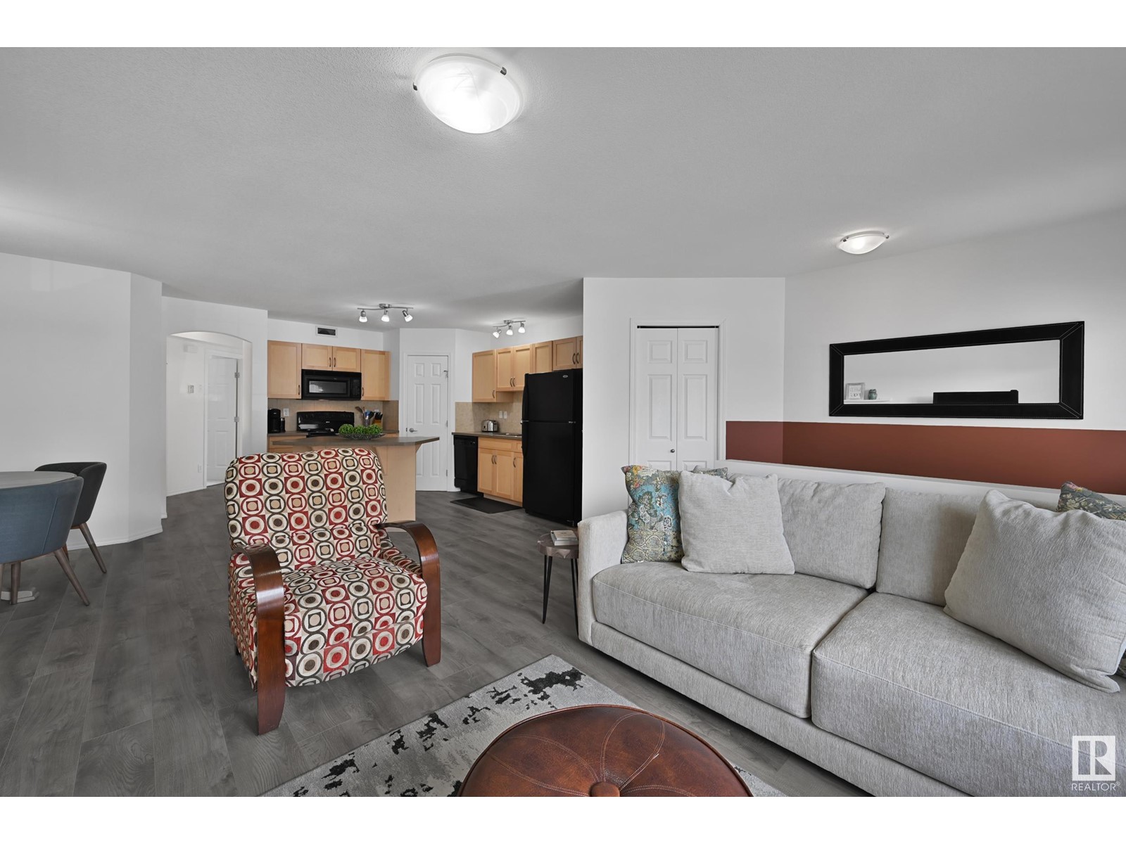 #76 150 EDWARDS DR SW
