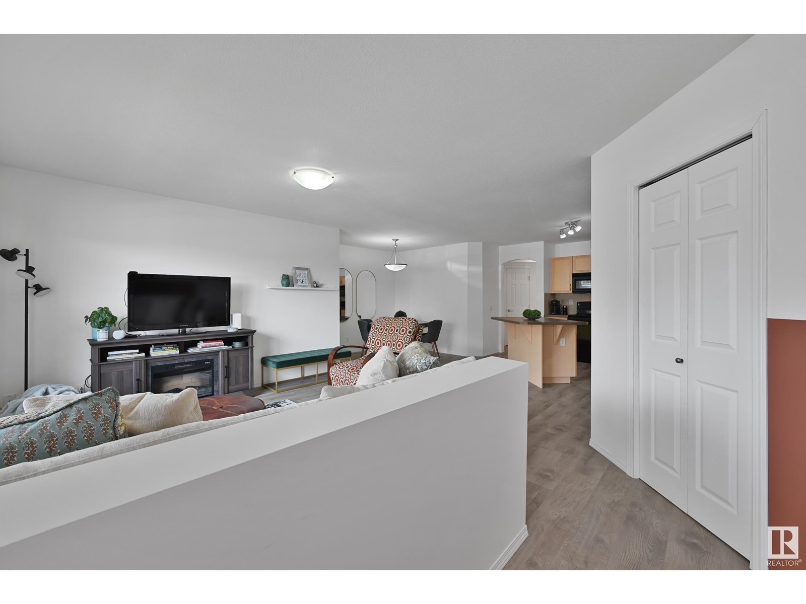#76 150 EDWARDS DR SW