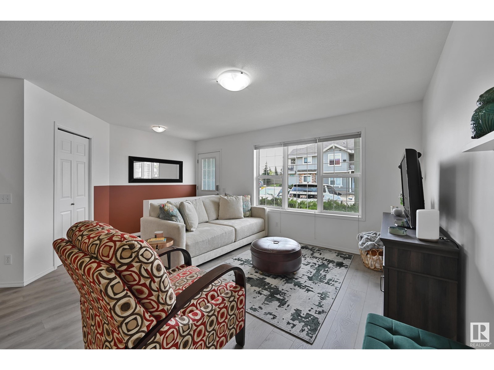 #76 150 EDWARDS DR SW
