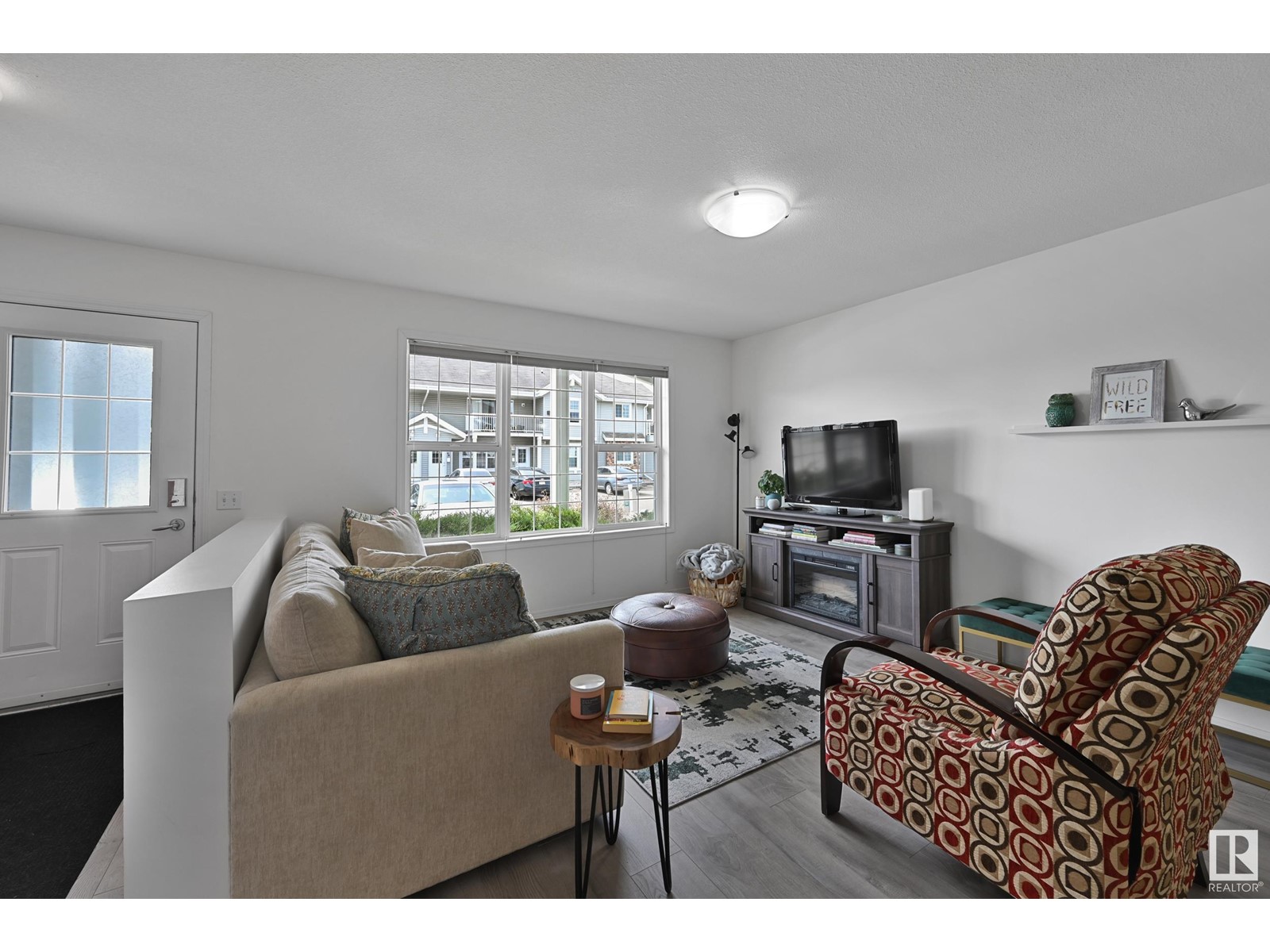 #76 150 EDWARDS DR SW