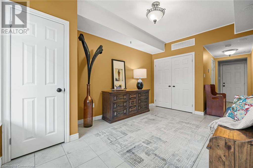 70 WILLOWRUN Drive Unit# A2