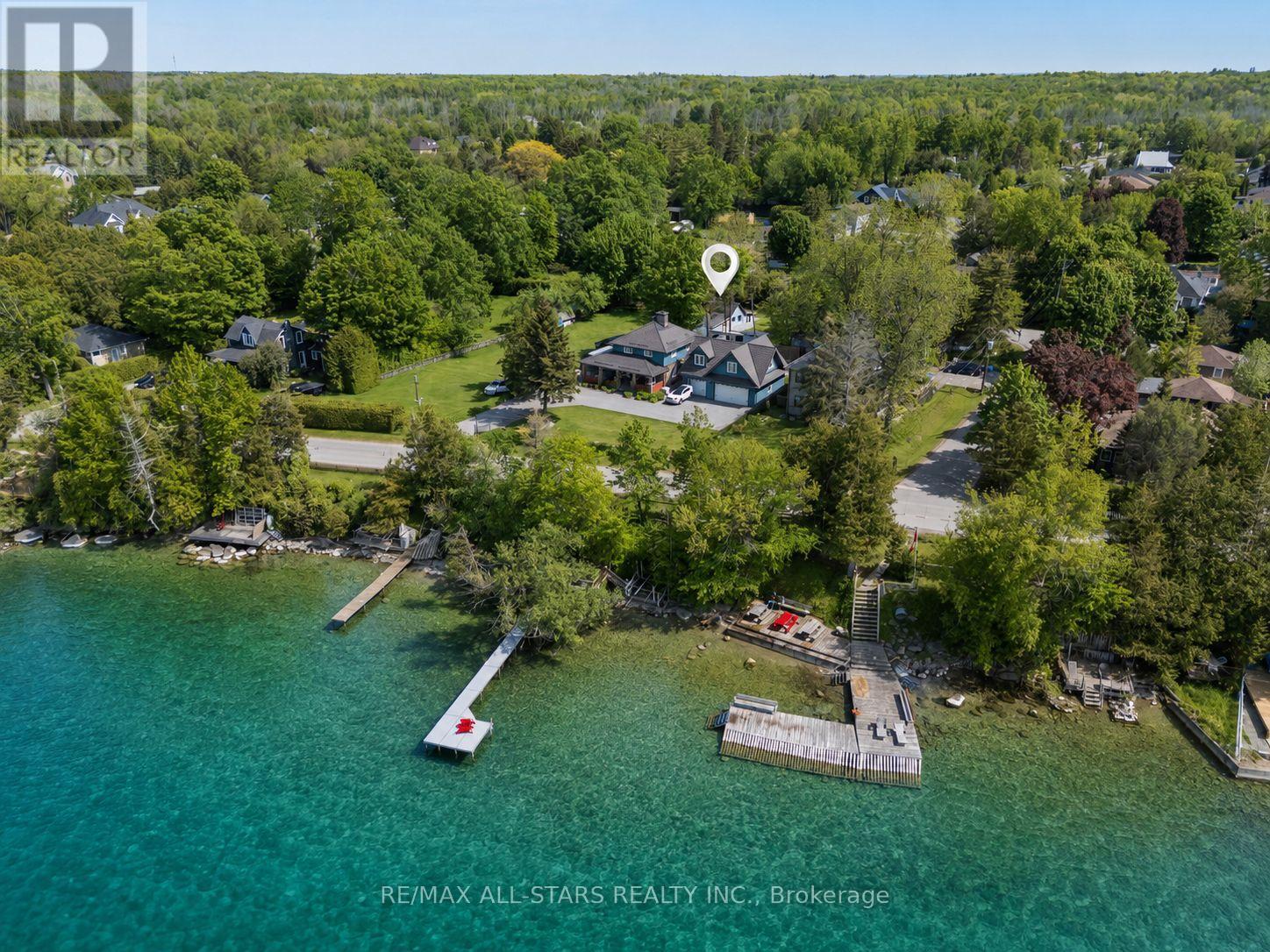 Photo 1 of 45 — 68 FARLEY CIRCLE, Georgina (Historic Lakeshore Communities), ON L0E1S0