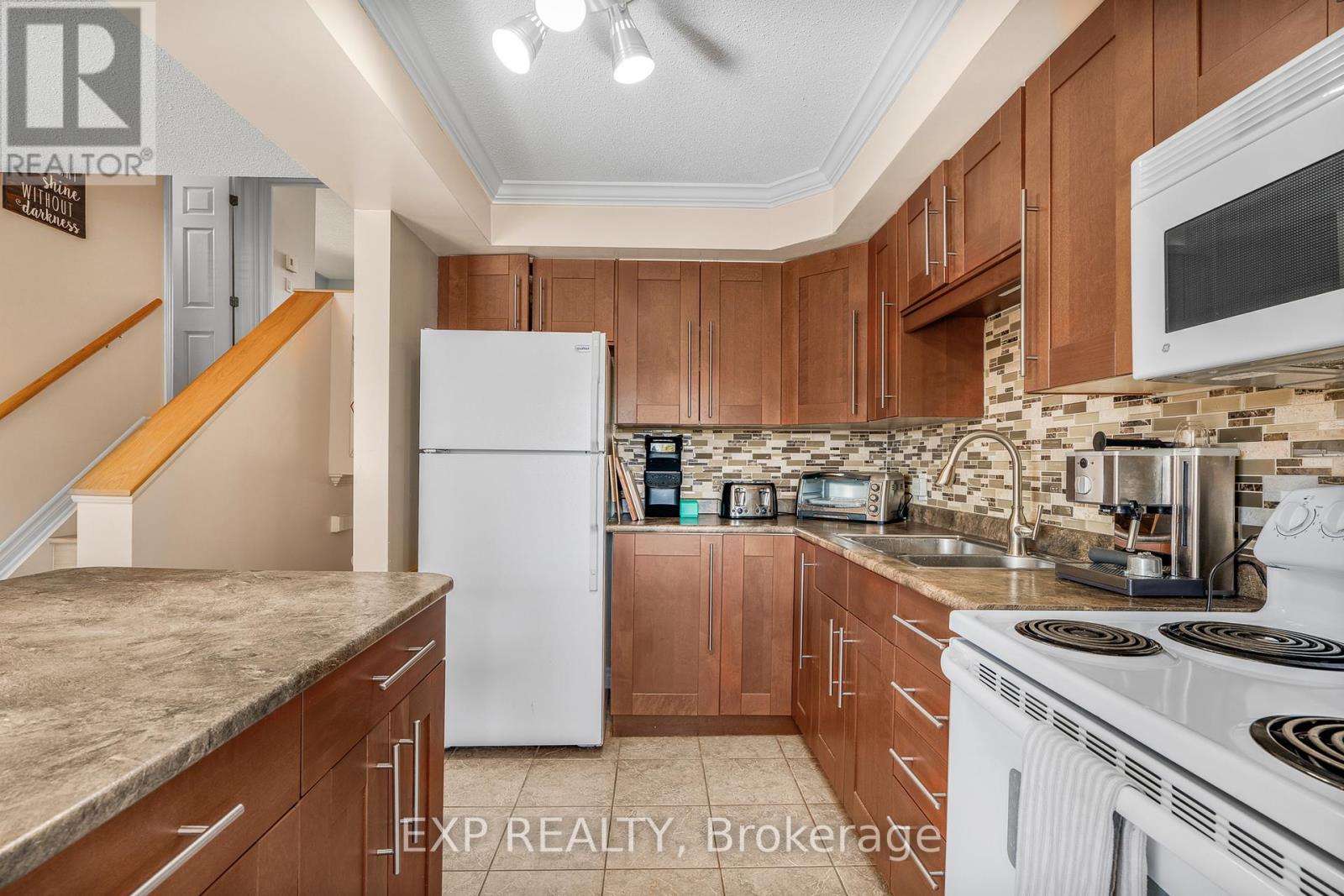 8 - 776 ST JEAN STREET