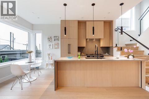 2 3674 OXFORD STREET Vancouver BC V5K1P3