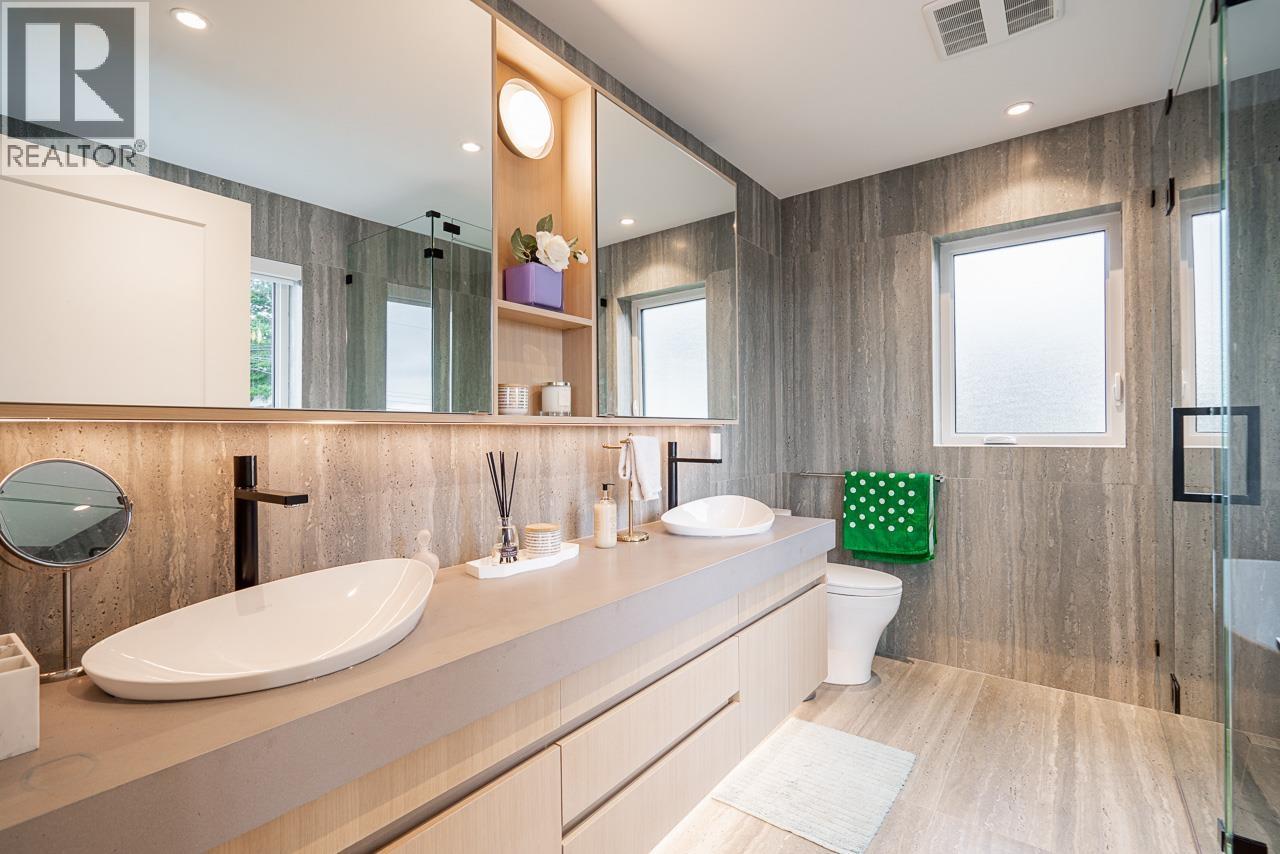 2 3674 OXFORD STREET