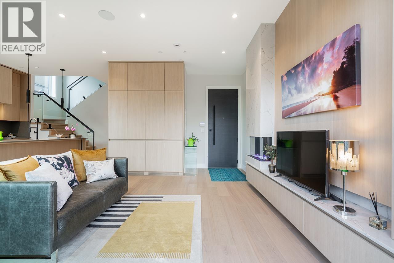 2 3674 OXFORD STREET