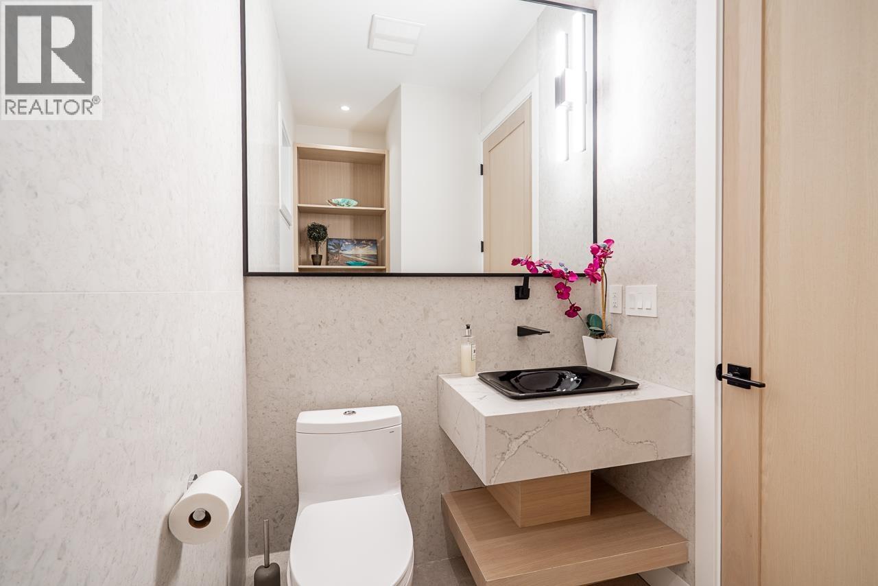 2 3674 OXFORD STREET