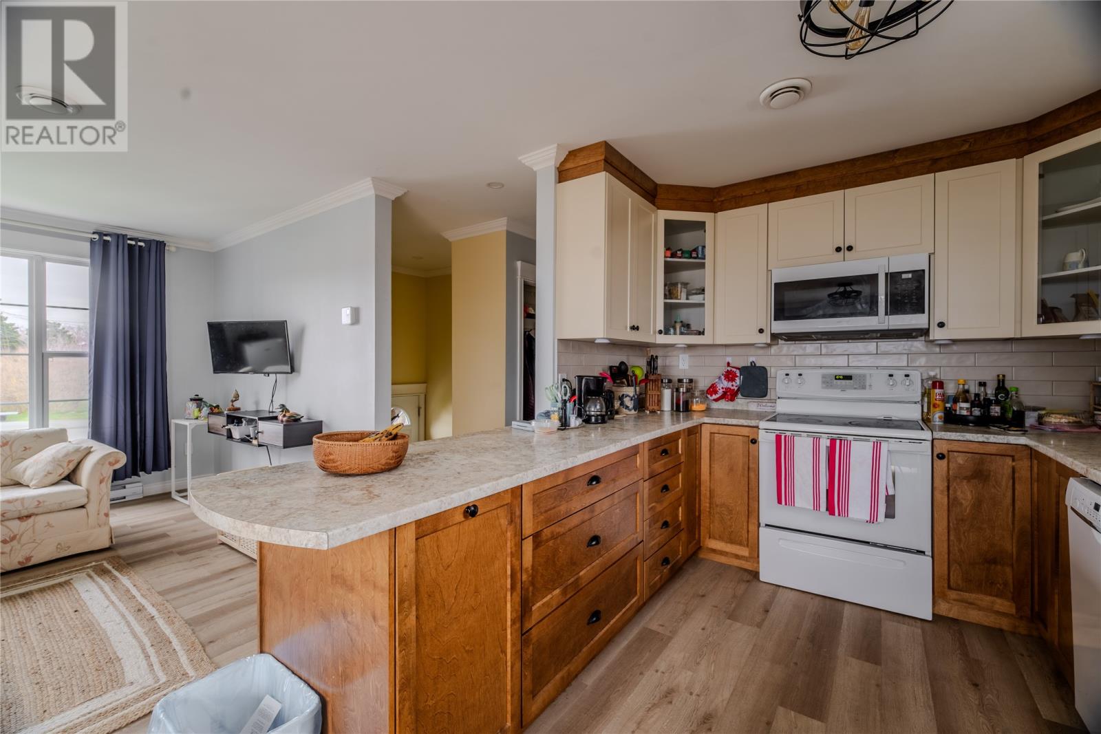 66 Scotts Road N