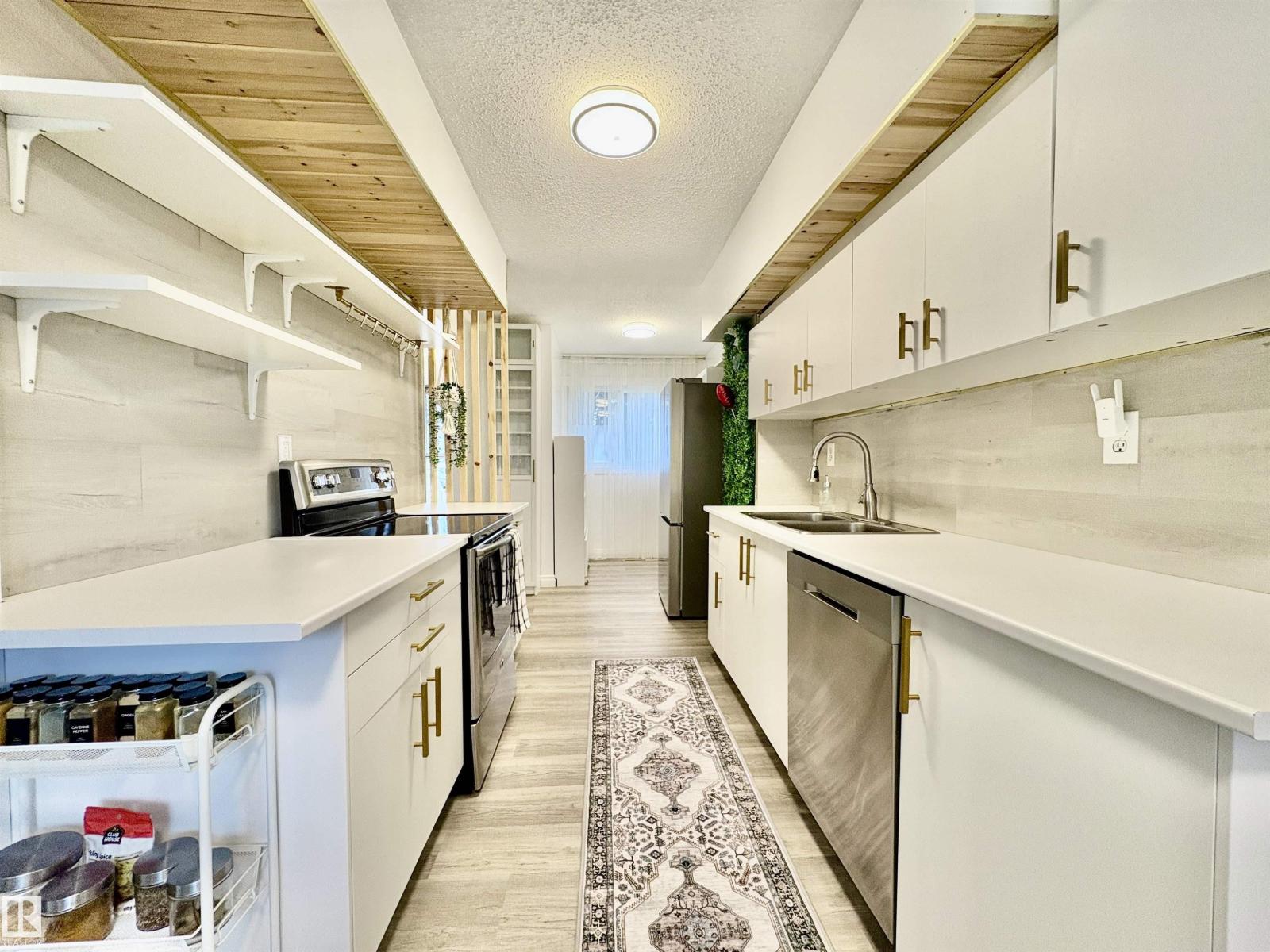 179 CENTENNIAL CO NW