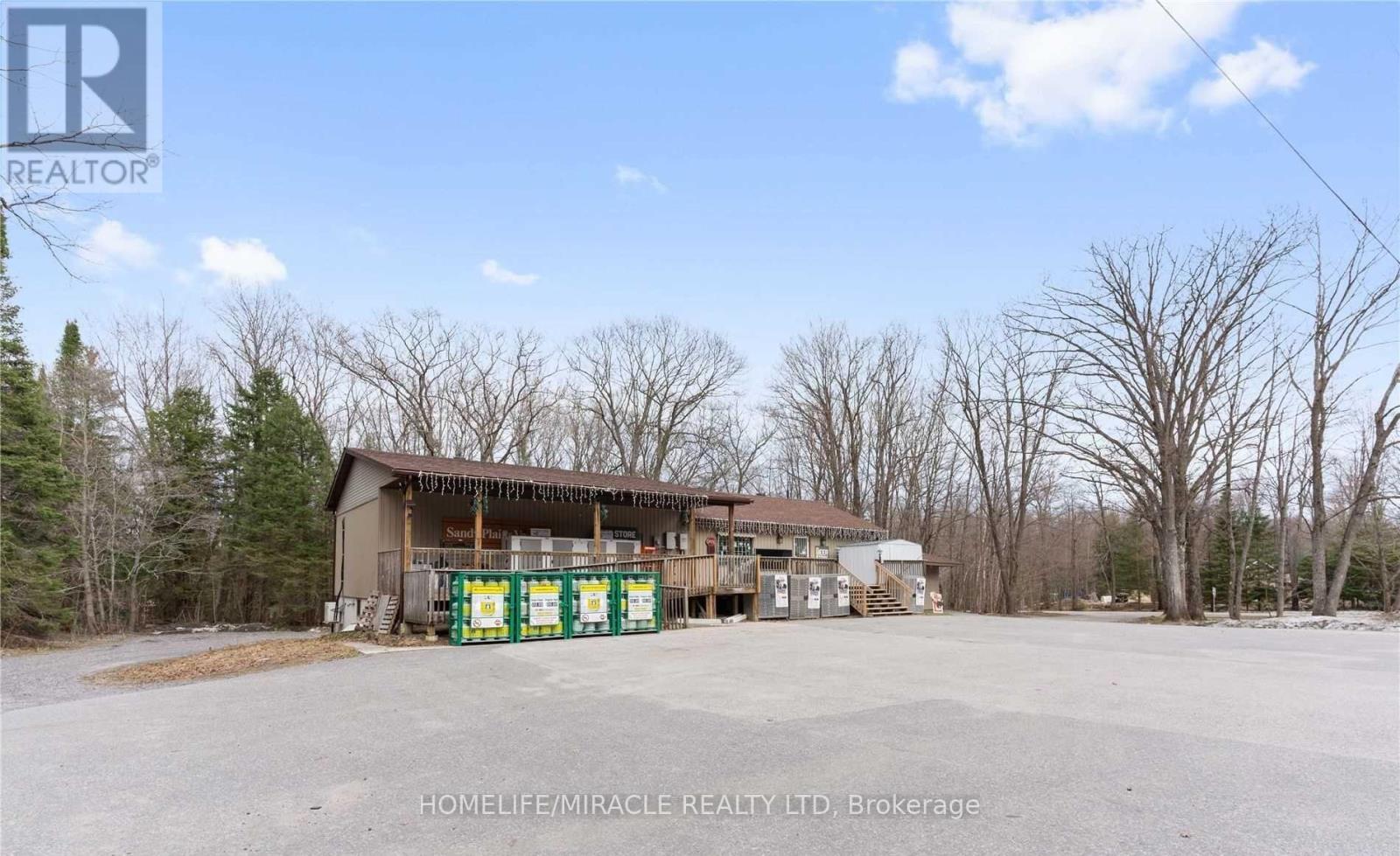 39 SANDY PLAINS ROAD N