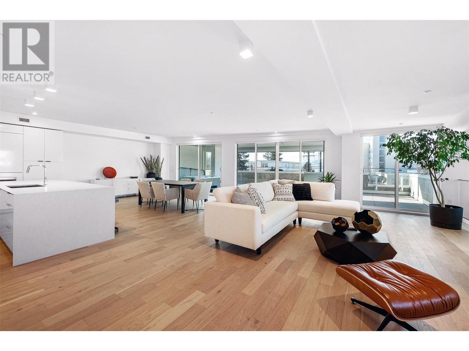 4071 Lakeshore Road Unit# 101