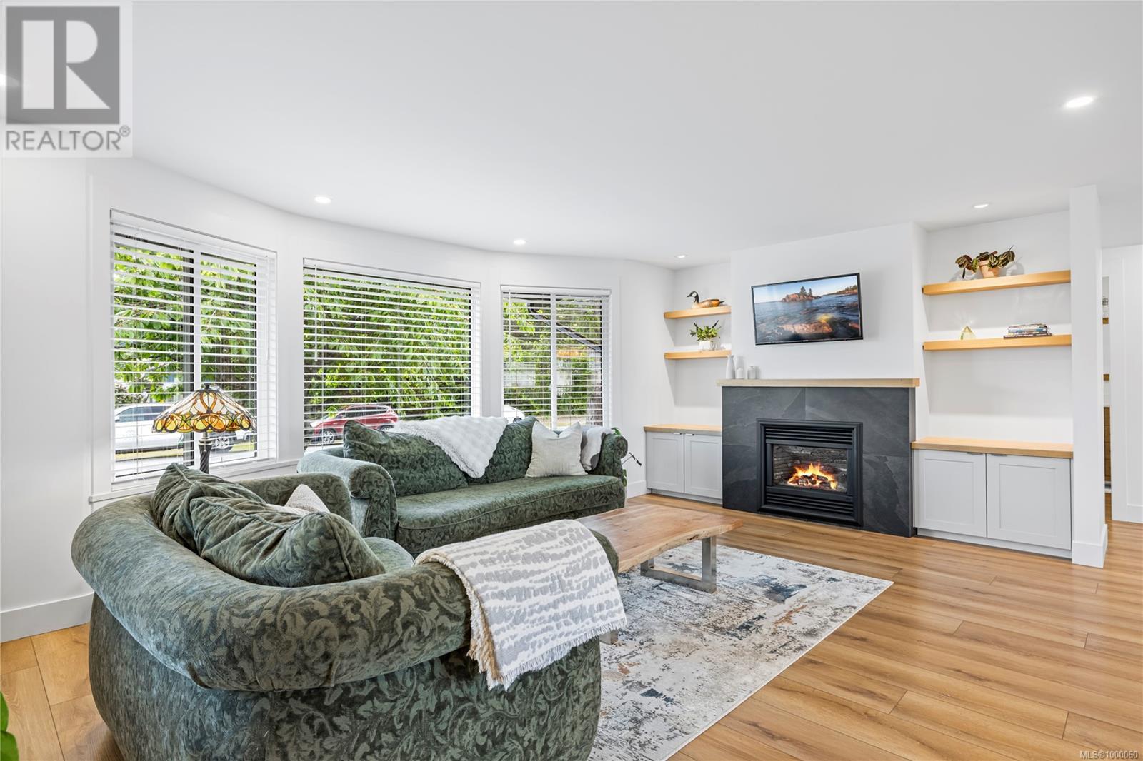 842 Mariner Way