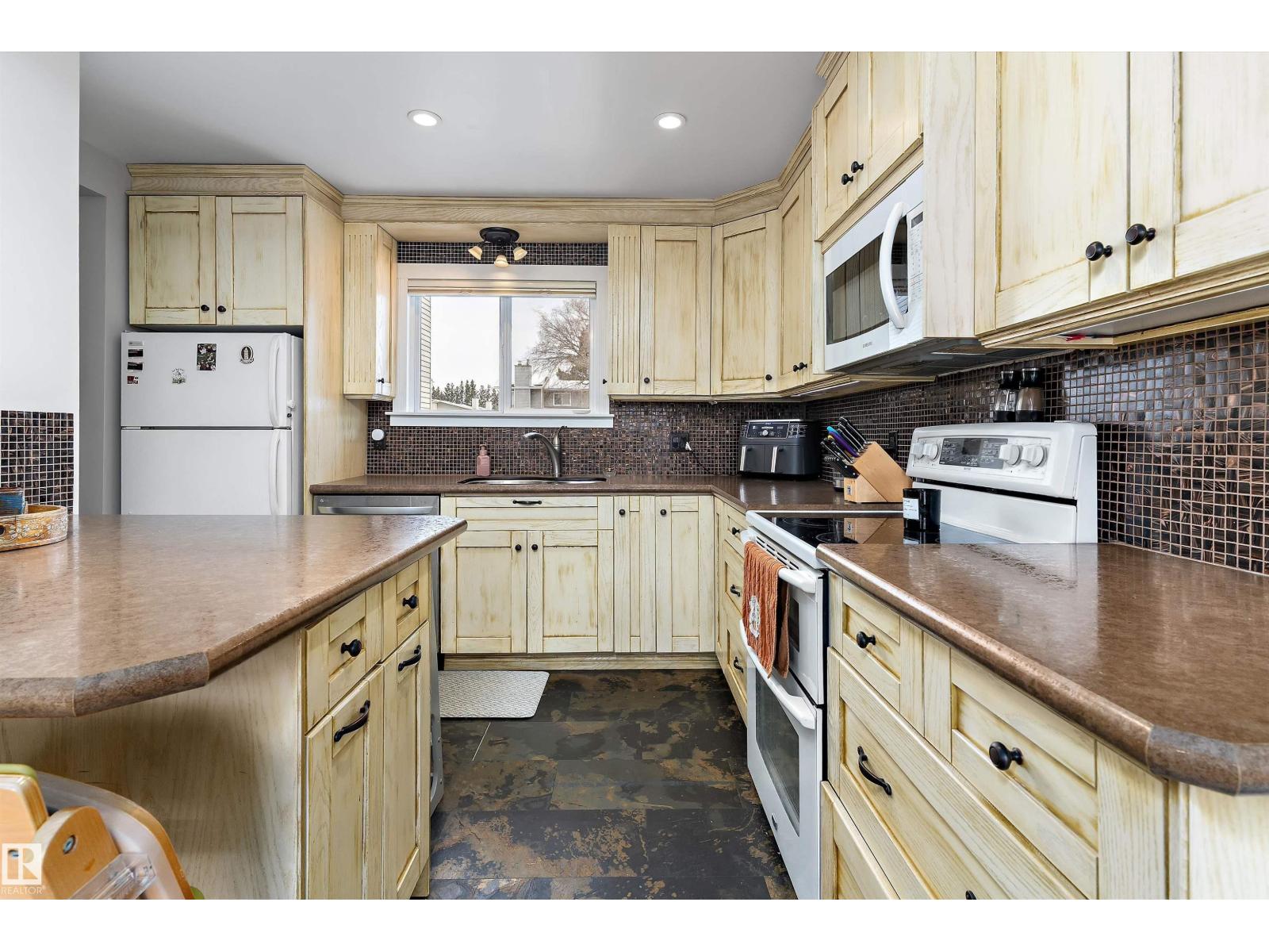 #9 4403 RIVERBEND RD NW