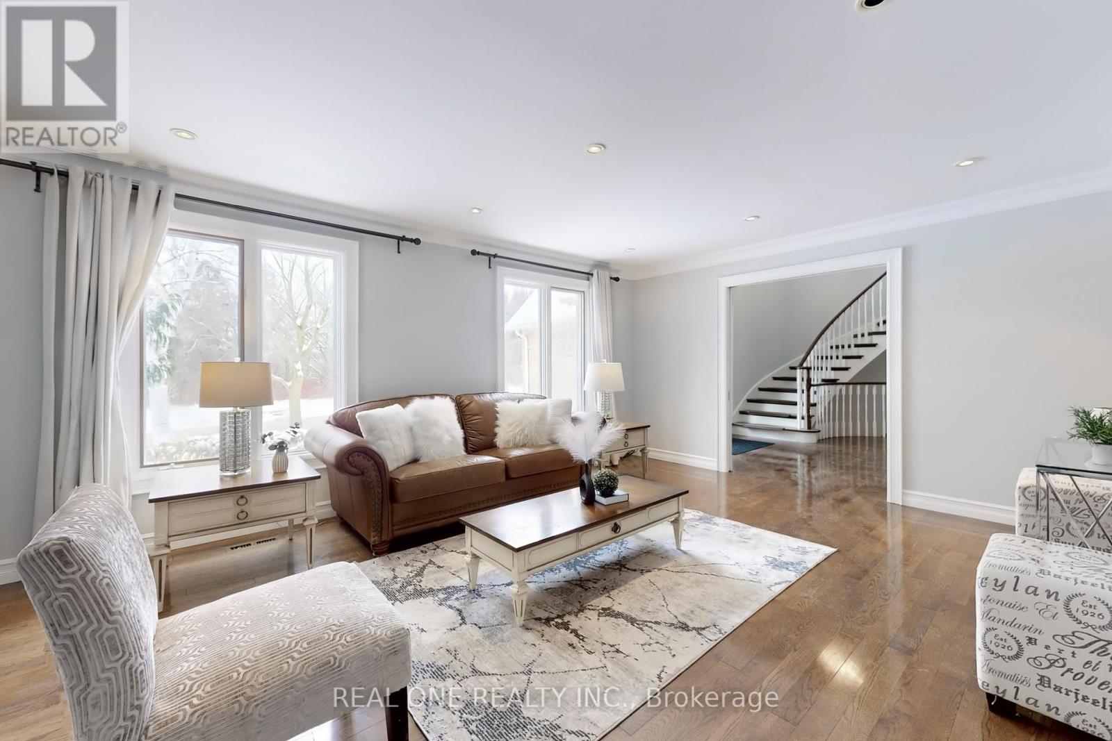 27 AITKEN CIRCLE