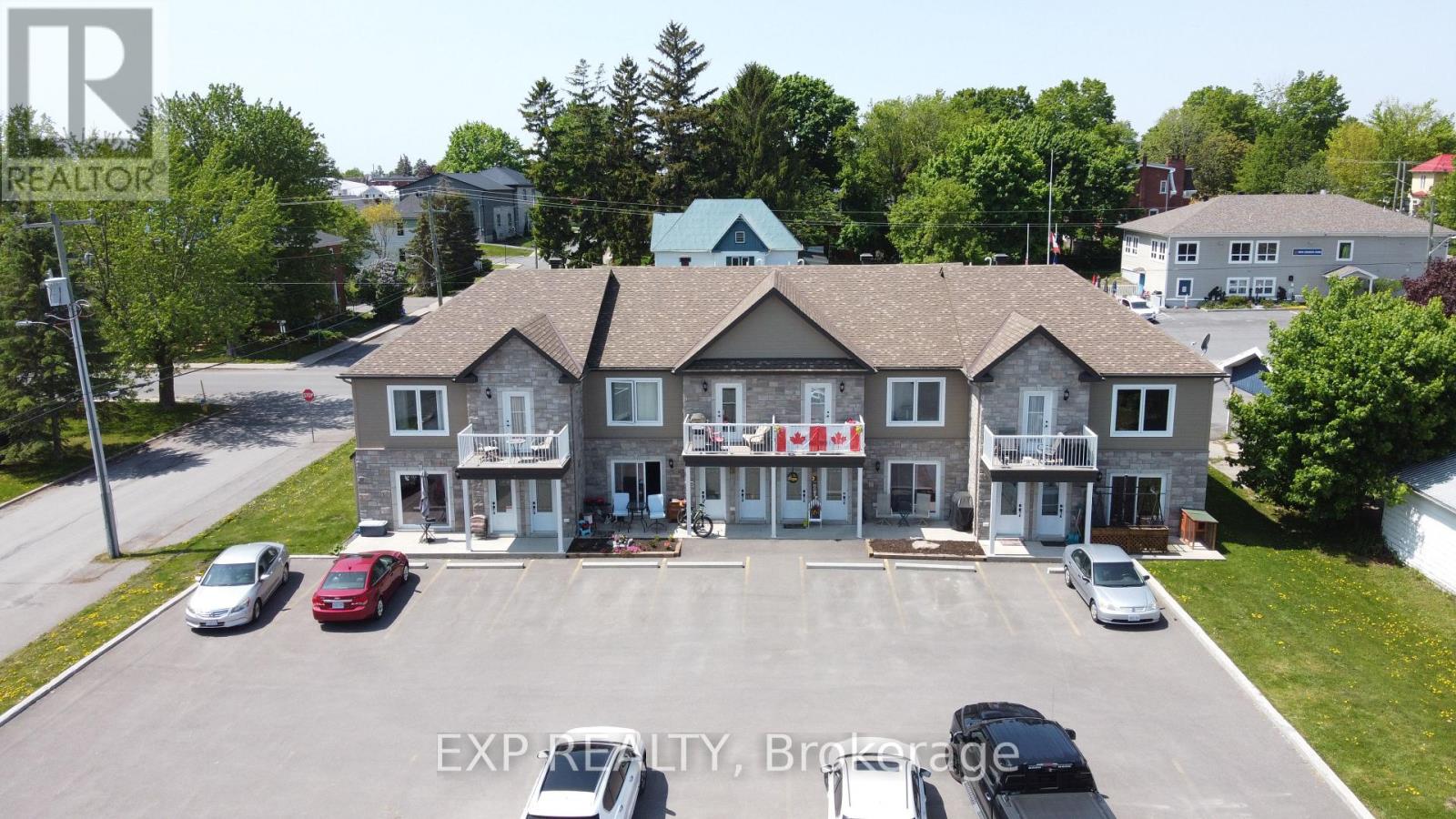 73 KENYON STREET E