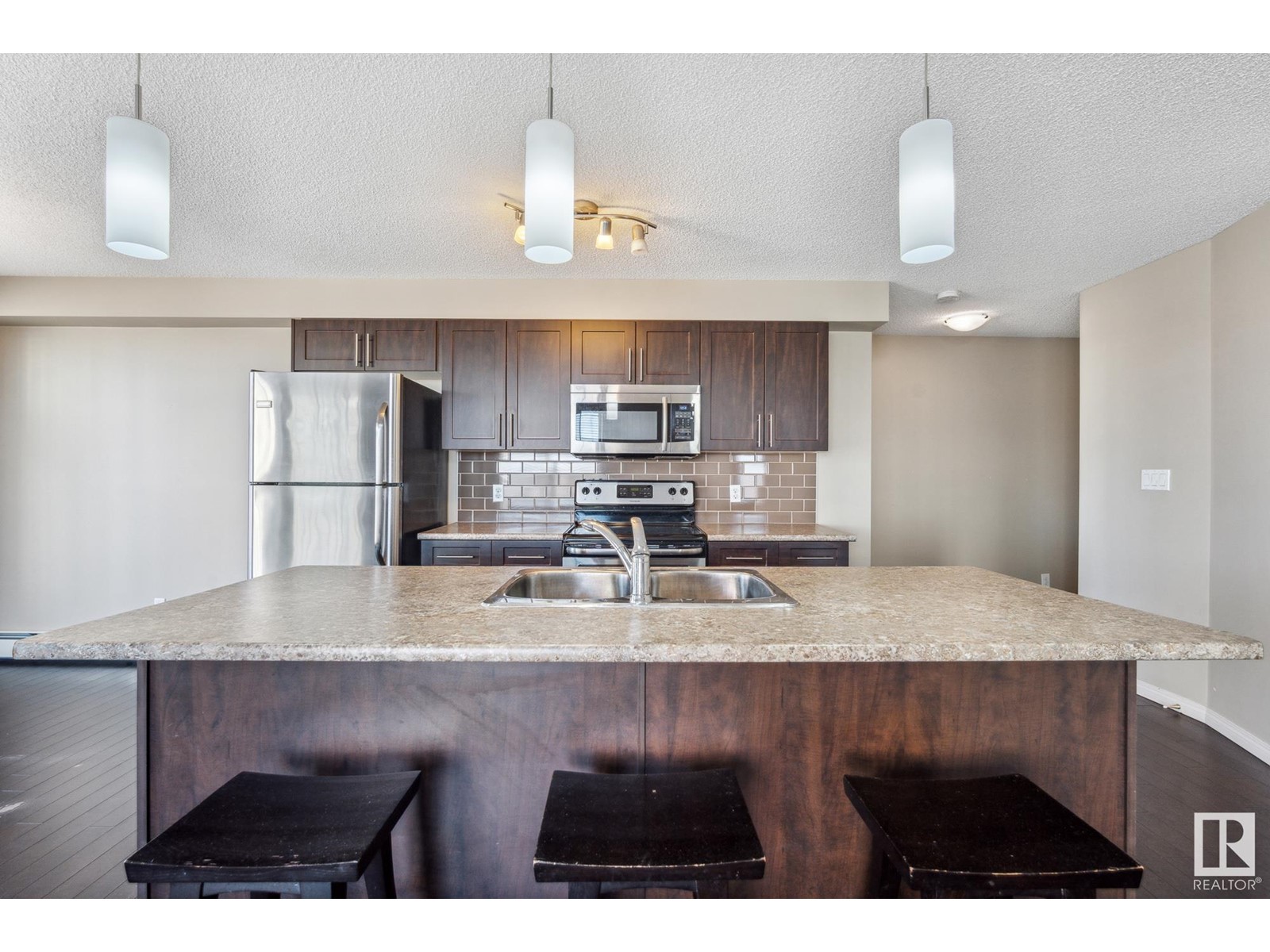 #307 111 AMBLESIDE DR SW