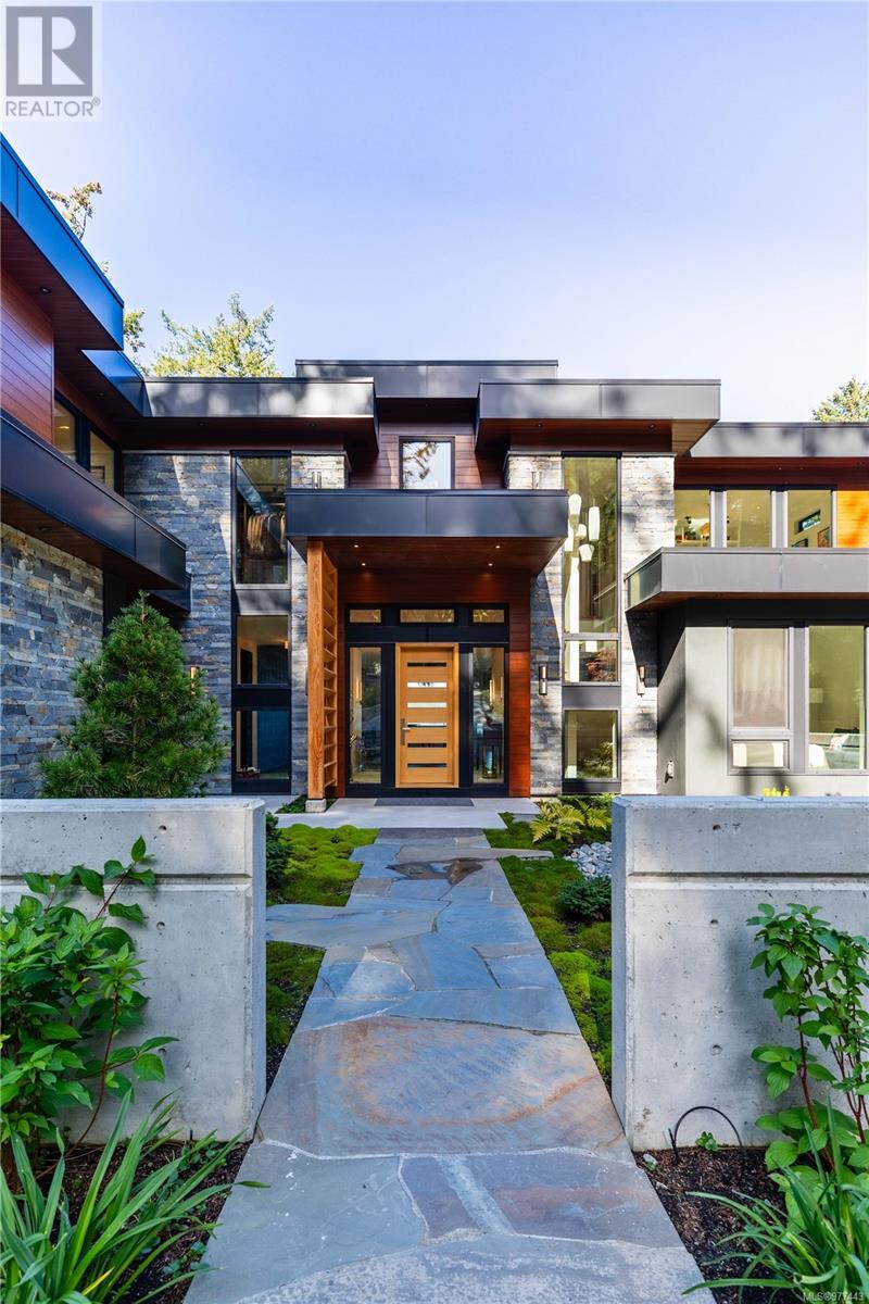 848 Lands End Rd