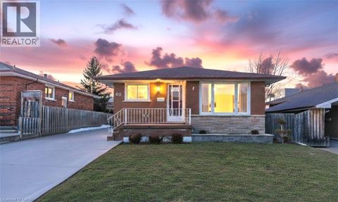 60 CHAMPLAIN Avenue Hamilton ON L8G2H7