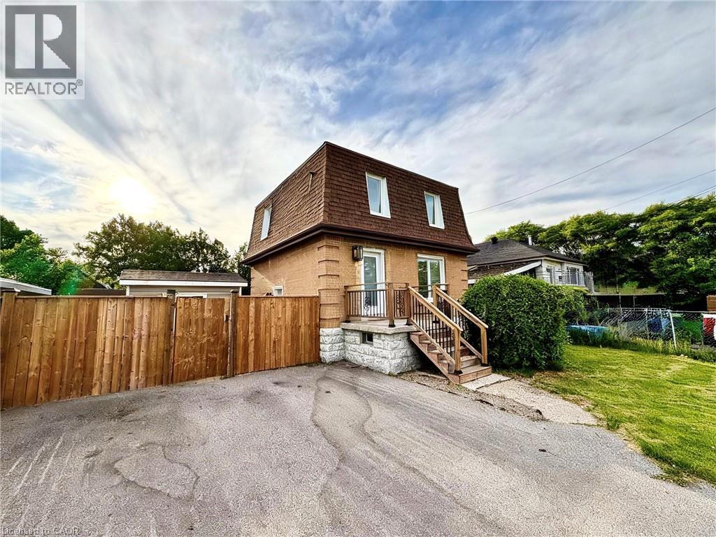 94 HOWARD Avenue