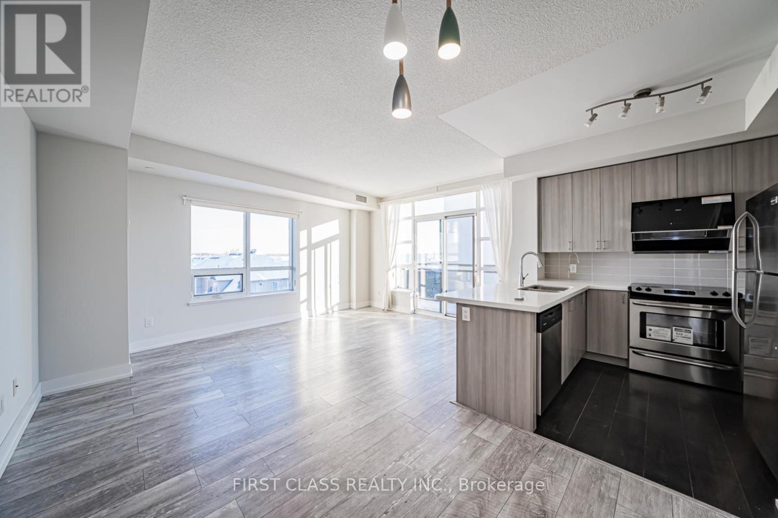 528 - 540 BUR OAK AVENUE