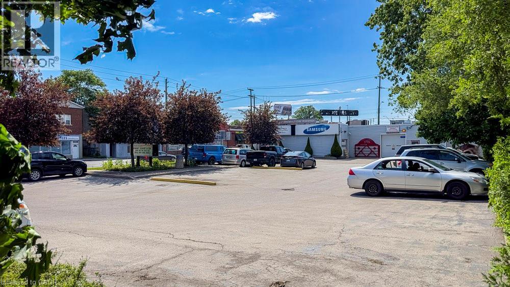 1325 BARTON Street E